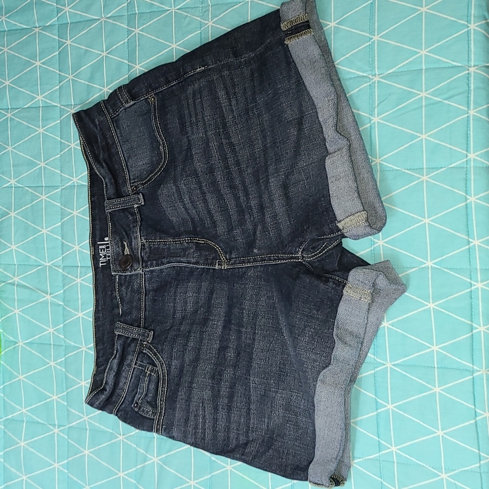 Time and Tru Mid Rise Denim Shorts Women's Size 6